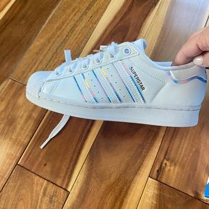 NWT Girls Adidas Superstar Size 3.5